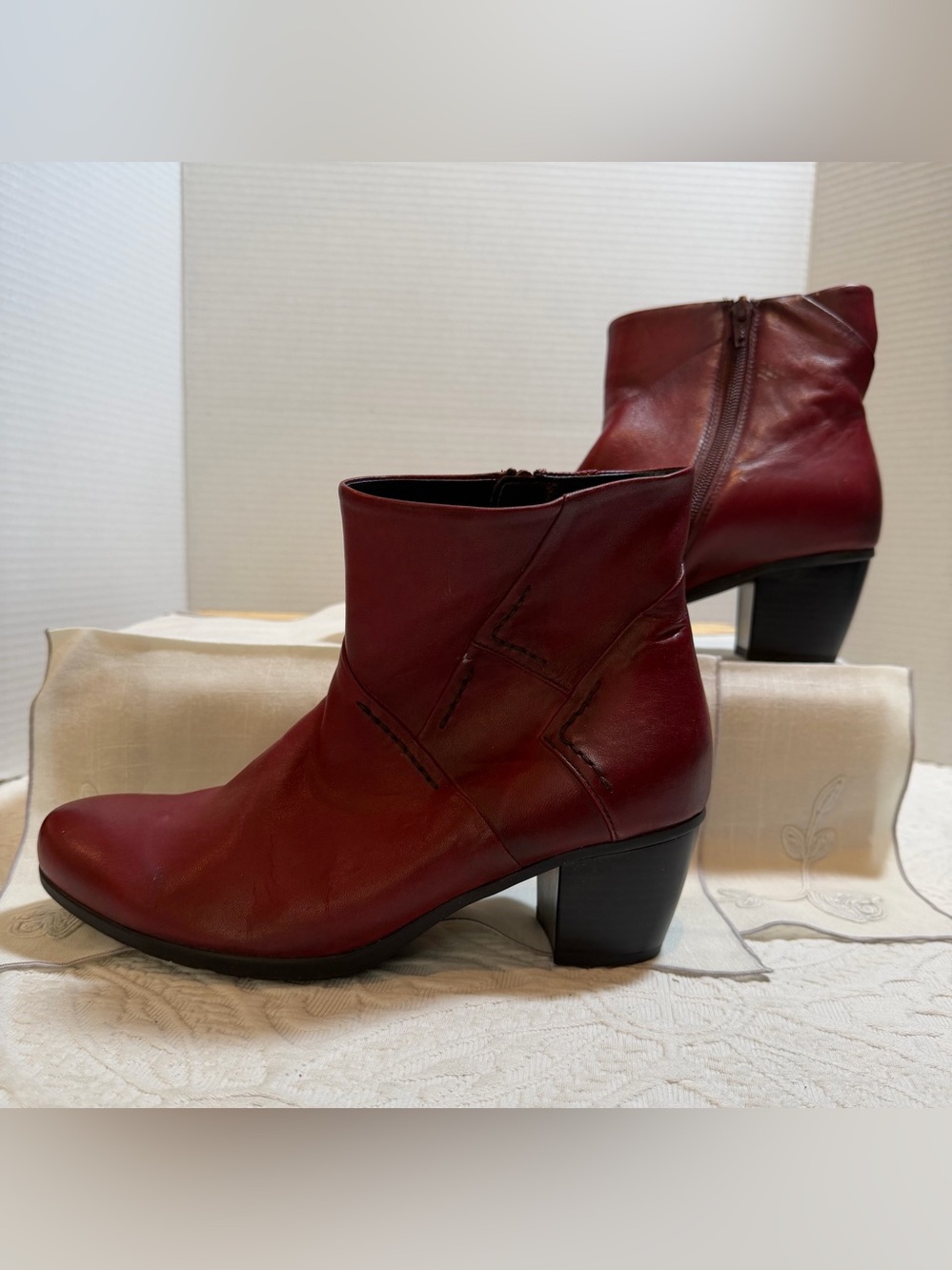 Gabor Burgundy Red Leather Ankle Boots with Block 2.5” Heel Sz 9 Slovakia Boots